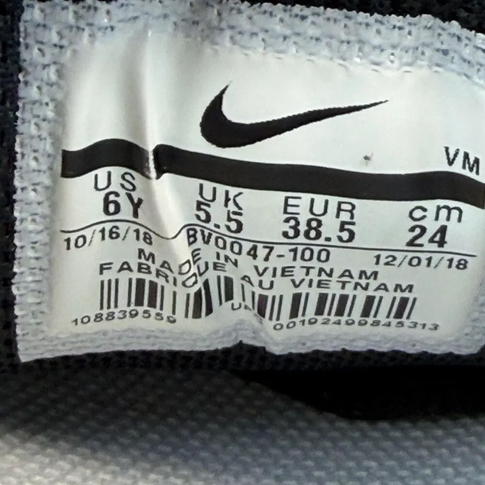 Nike Air Max Plus TN Shoes Boys Size 6Y White Black Running Sneakers BV0047-100